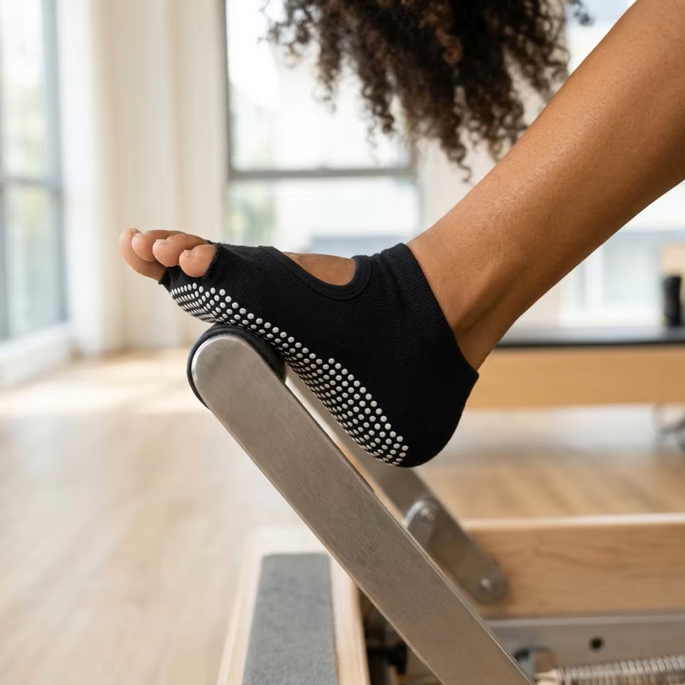 Kaus Kaki Yoga Tanpa Punggung  - Yoga Fitness Studio ulasan dan harga